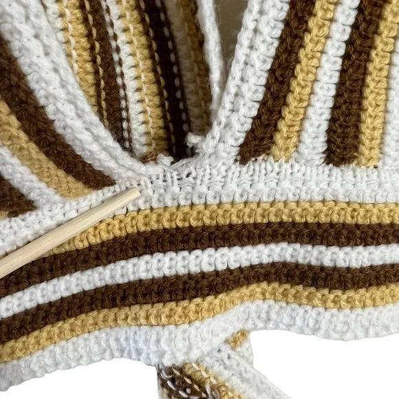 Windsor Crochet Striped Crop Top Size XL Brown Beige White V Neck Tie On Blouse - Picture 6 of 12